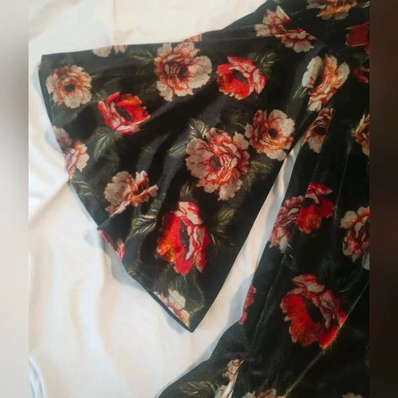 Torrid Black Floral Off-Shoulder Top - Picture 3 of 5